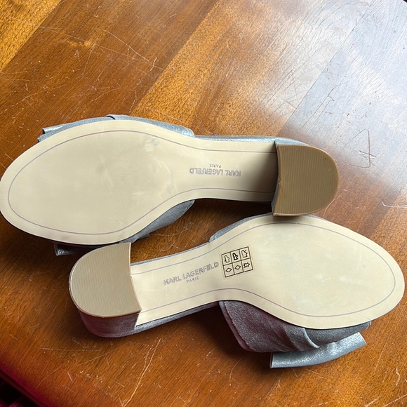 Karl Lagerfeld Henri Bow Pearl Pewter Metallic Suede Block Heel Dress Mules 7.5 - Picture 6 of 11